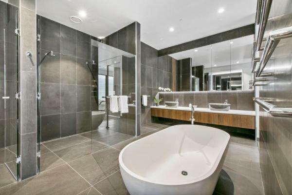 Experience Platinum Hotel Apartments Мельбурн Экстерьер фото