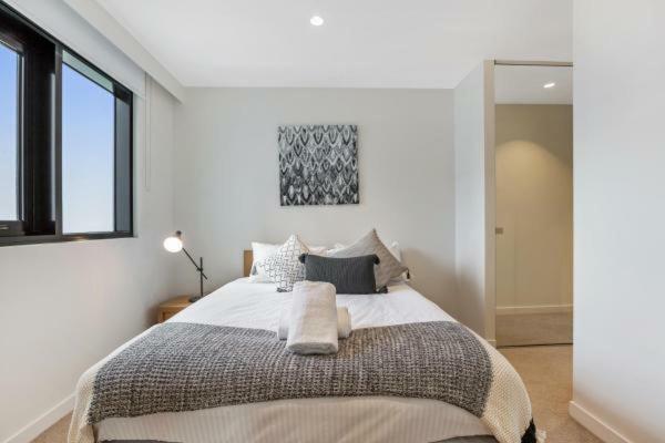 Experience Platinum Hotel Apartments Мельбурн Экстерьер фото
